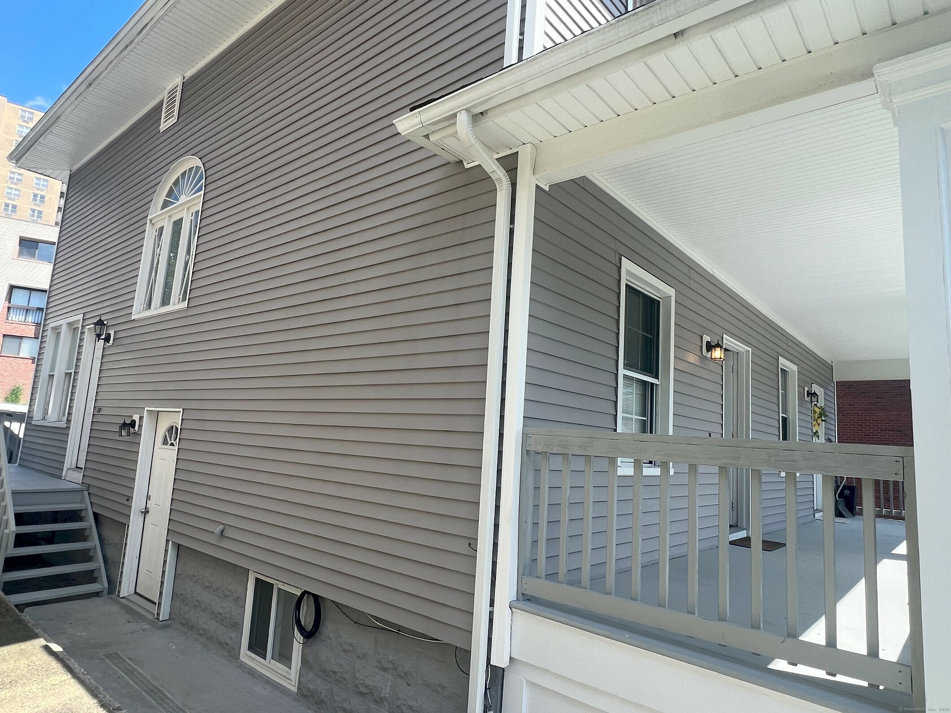 Property Photo:  47 Lindale Street  CT 06902 
