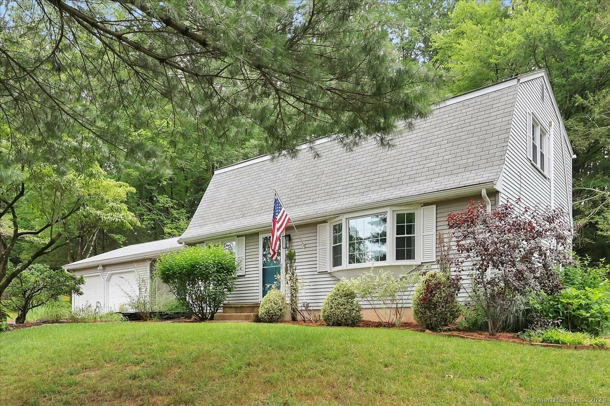 293 Grissom Road  Manchester CT 06042 photo