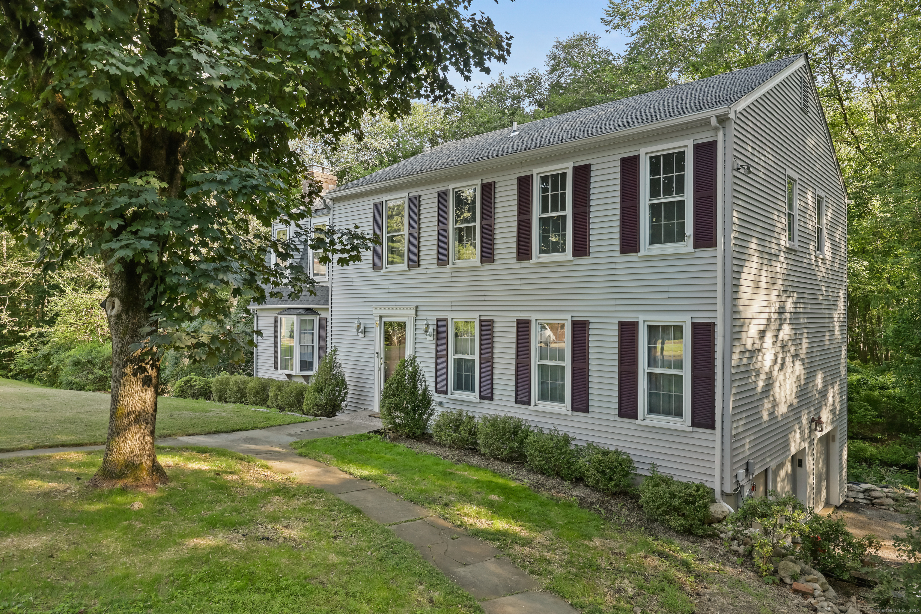 Property Photo: 9 Allen Court CT 06851