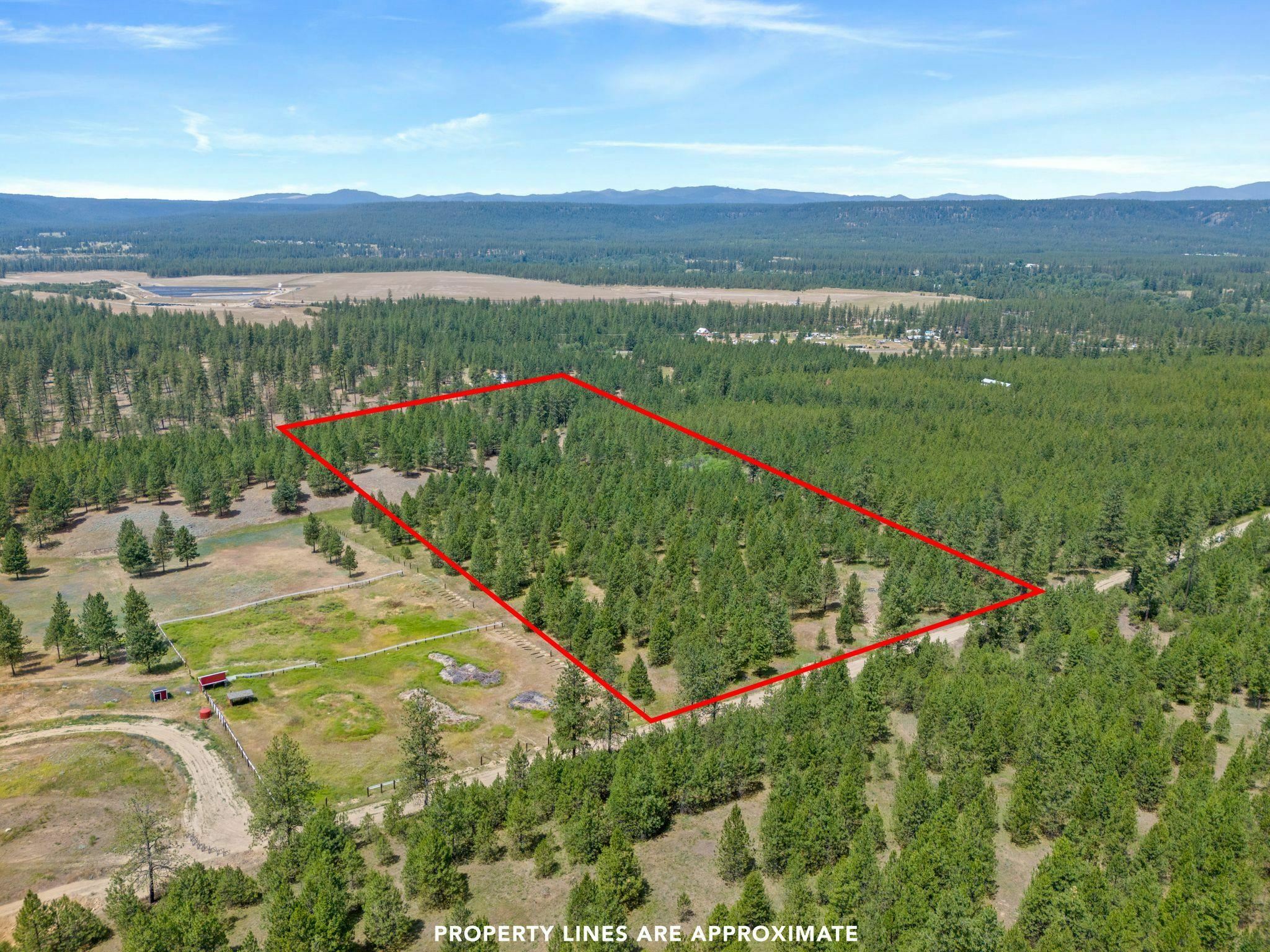 Property Photo: 5285 Hwy 231, #D Hwy WA 99013