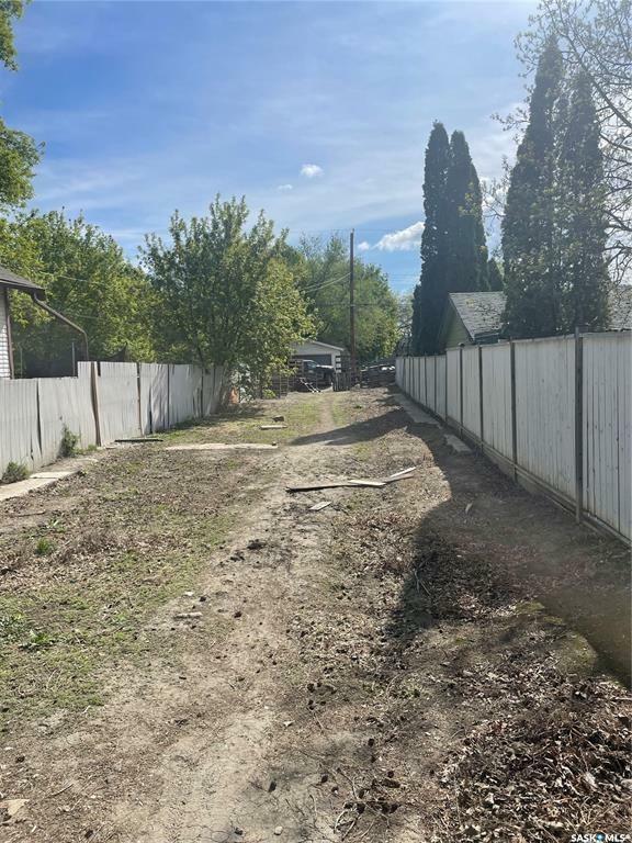 Property Photo:  350 R Avenue S  SK S7M 2Z3 