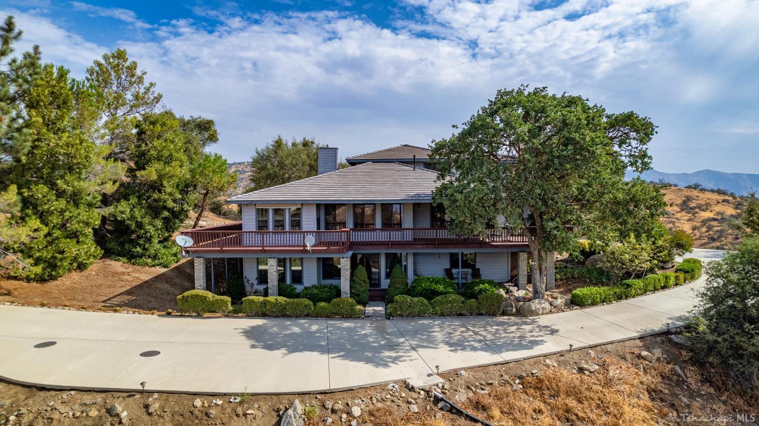 Property Photo: 29060 Peregrine Place CA 93561