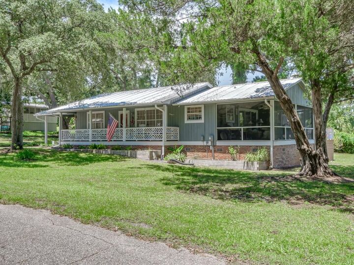 Property Photo:  111 California Street  FL 32322 