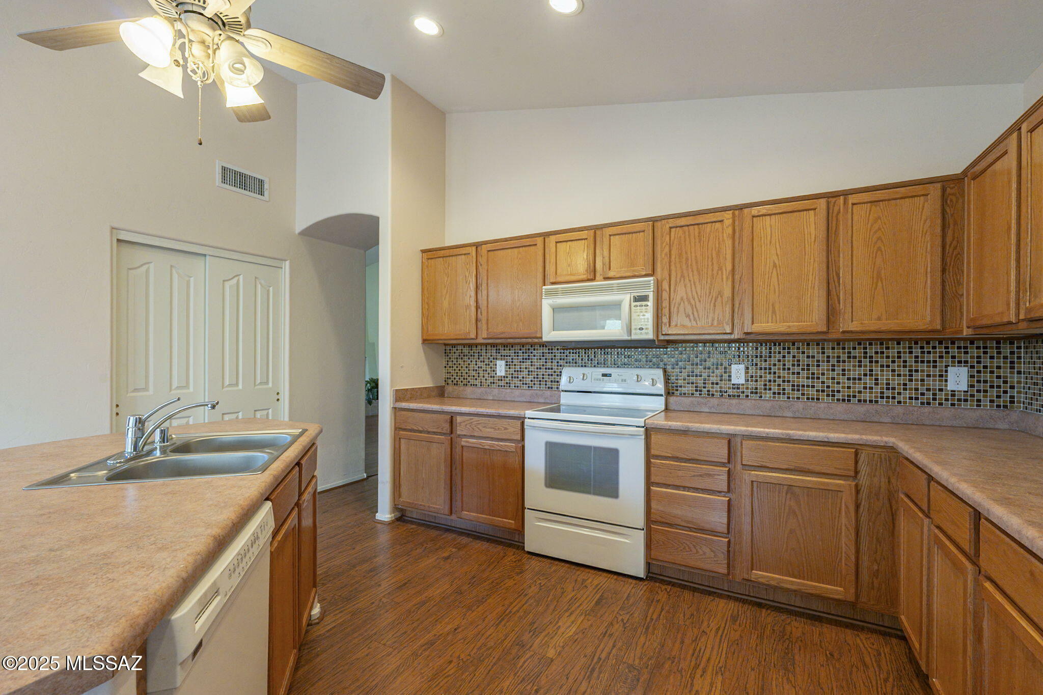 Property Photo:  63140 E Whispering Tree Lane  AZ 85739 