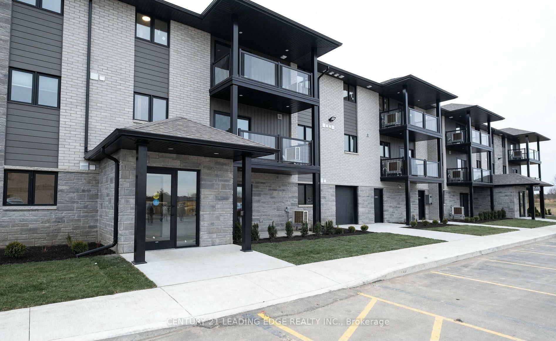 Photo de la propriété:  30 Hillside Meadow Drive 206  ON K8V 0J7 