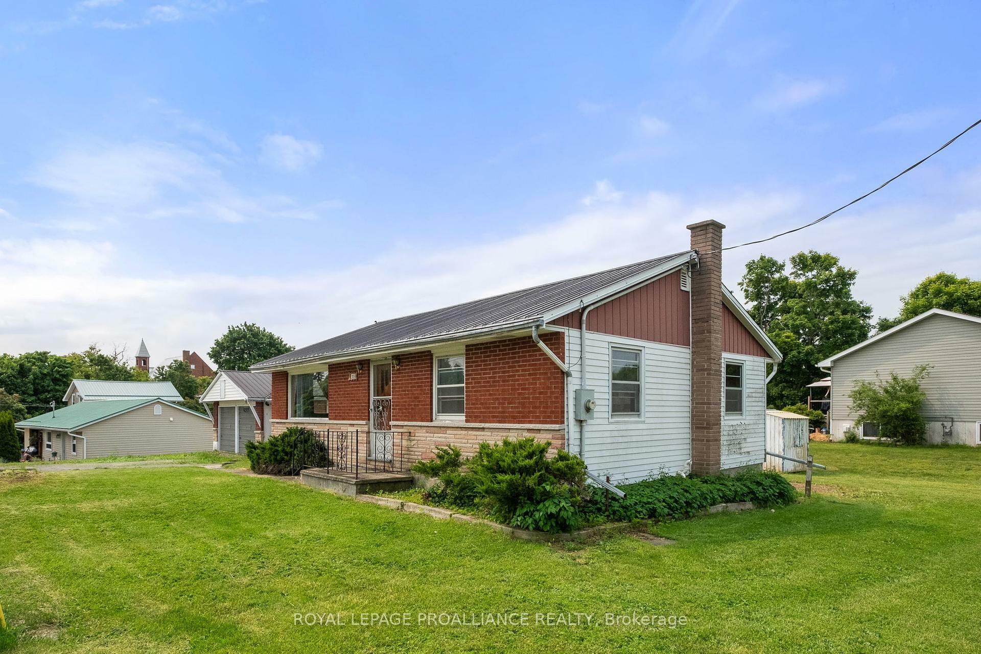 Property Photo: 109 Victoria Street ON K0L 1Y0