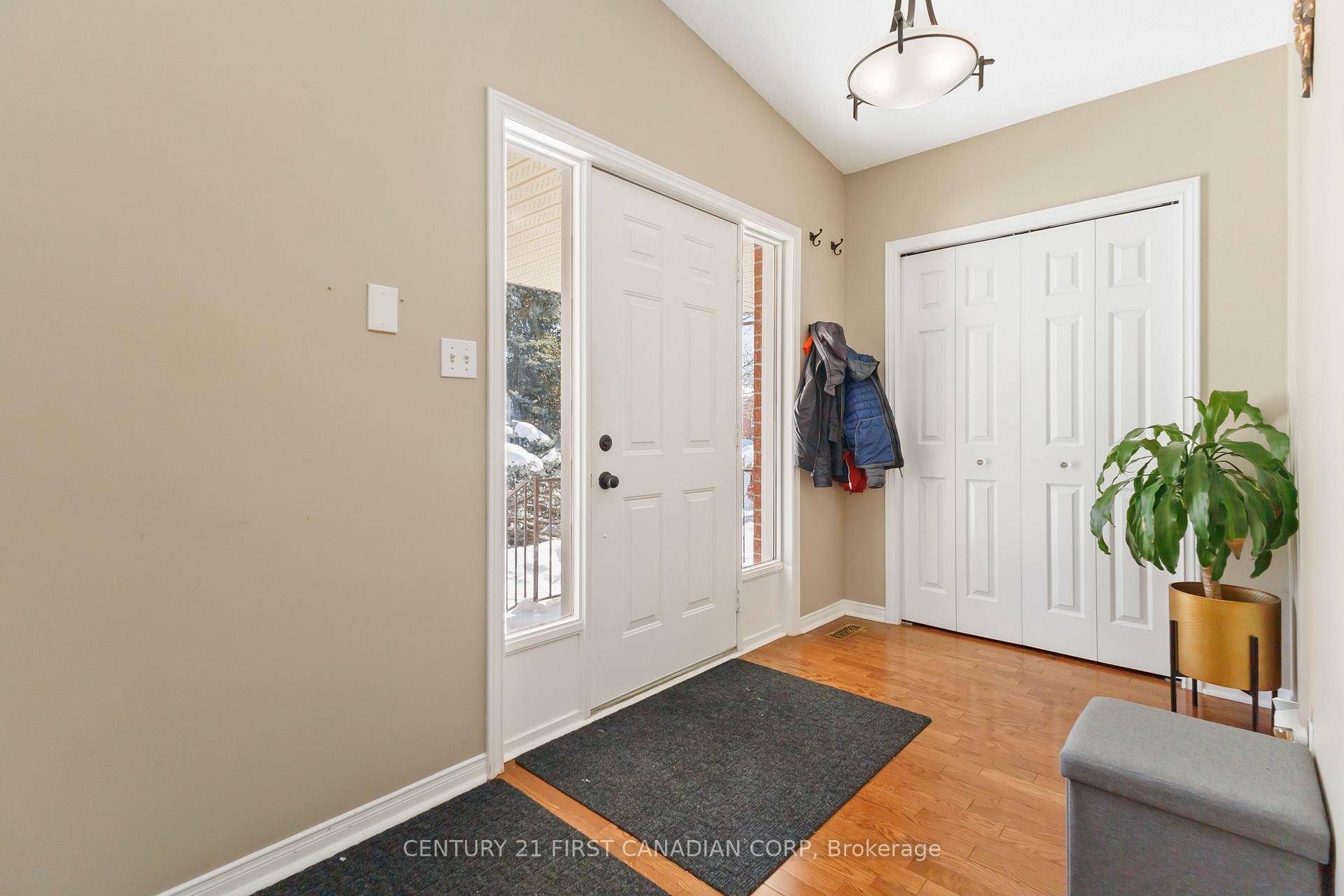 Property Photo: 256 White Sands Drive ON N6M 1H9