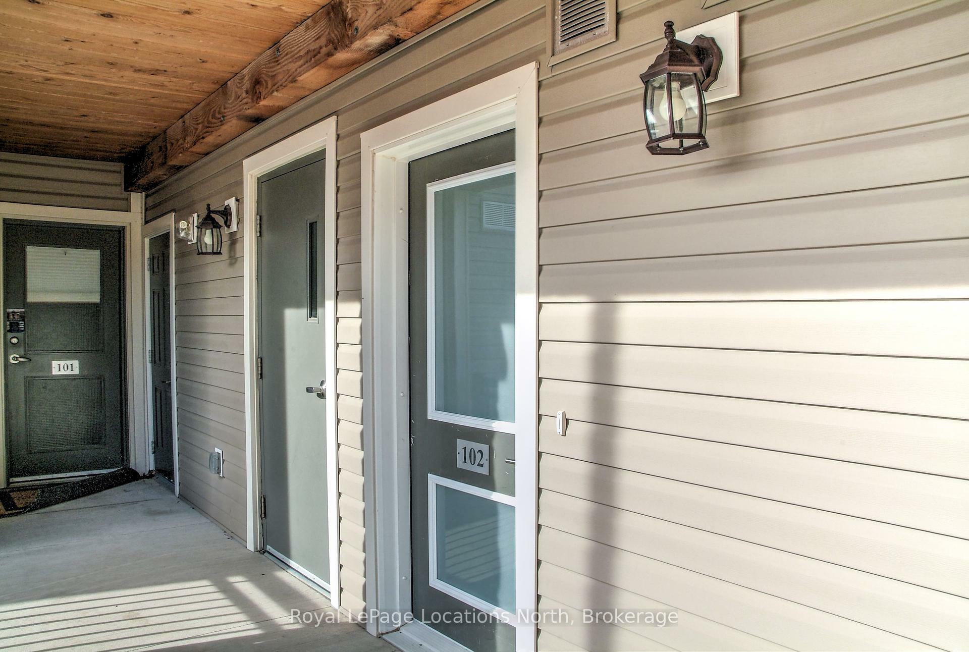 Photo de la propriété: 5 Anchorage Crescent 102 ON L9Y 0Y6
