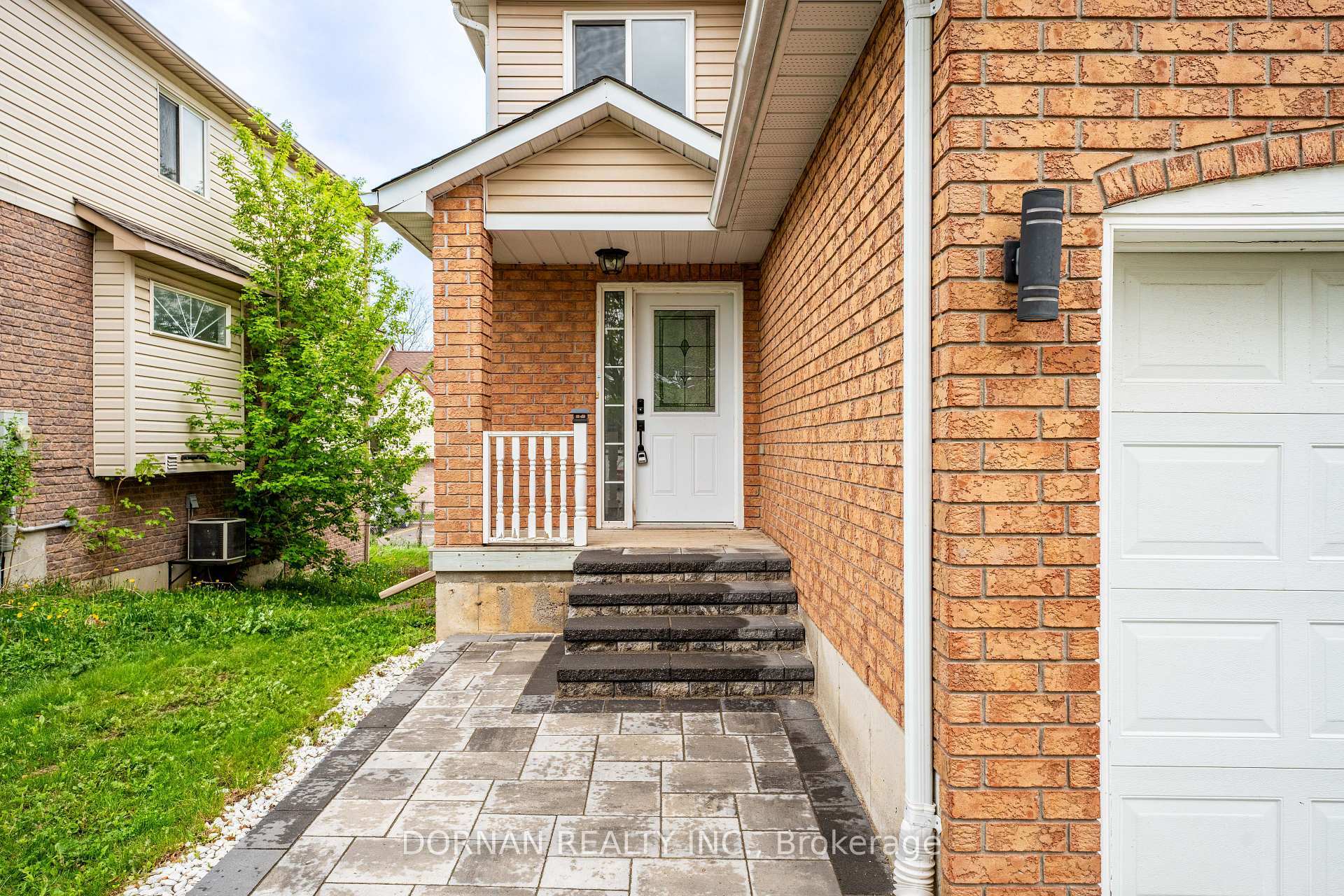 Property Photo: 732 Trailview Drive ON K9J 8P2