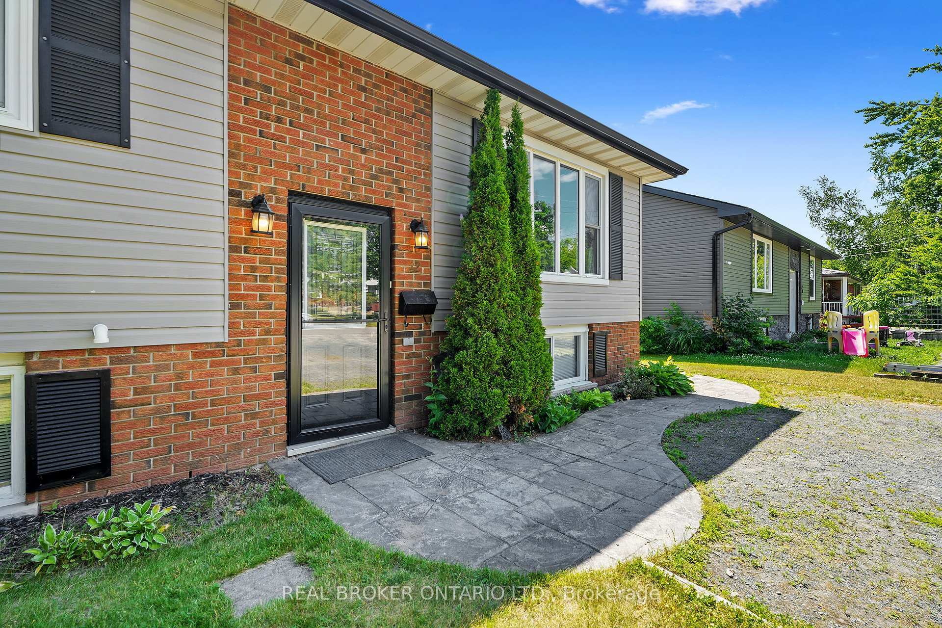 Property Photo: 22 William Street ON K0L 1Z0
