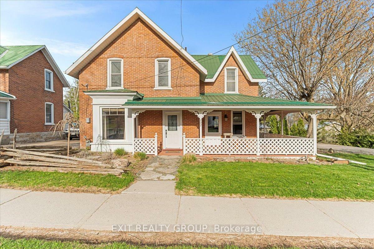 Property Photo: 207 Durham Street S ON K0K 2K0