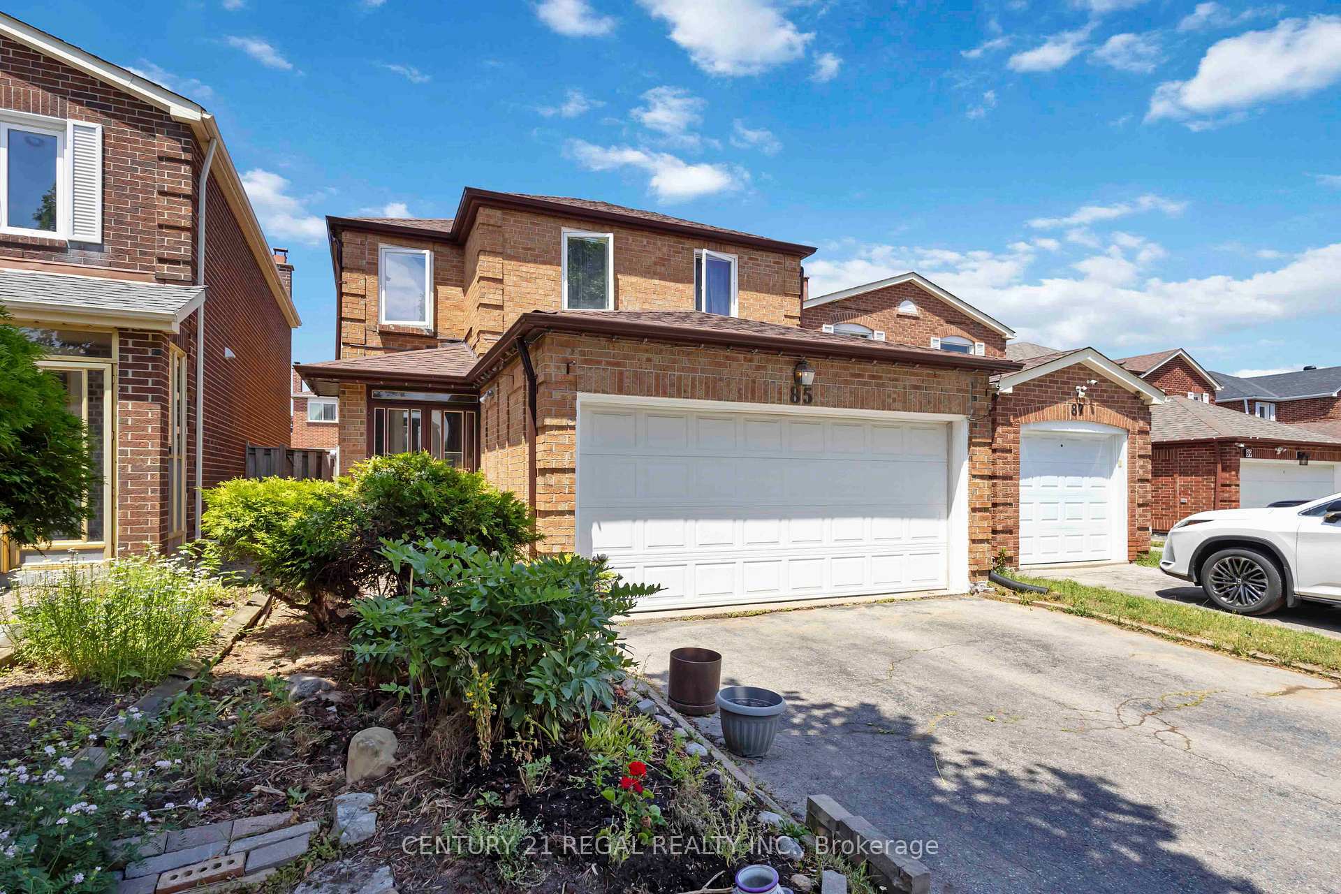 Photo de la propriété: 85 Nettlecreek Crescent ON M1V 4L2
