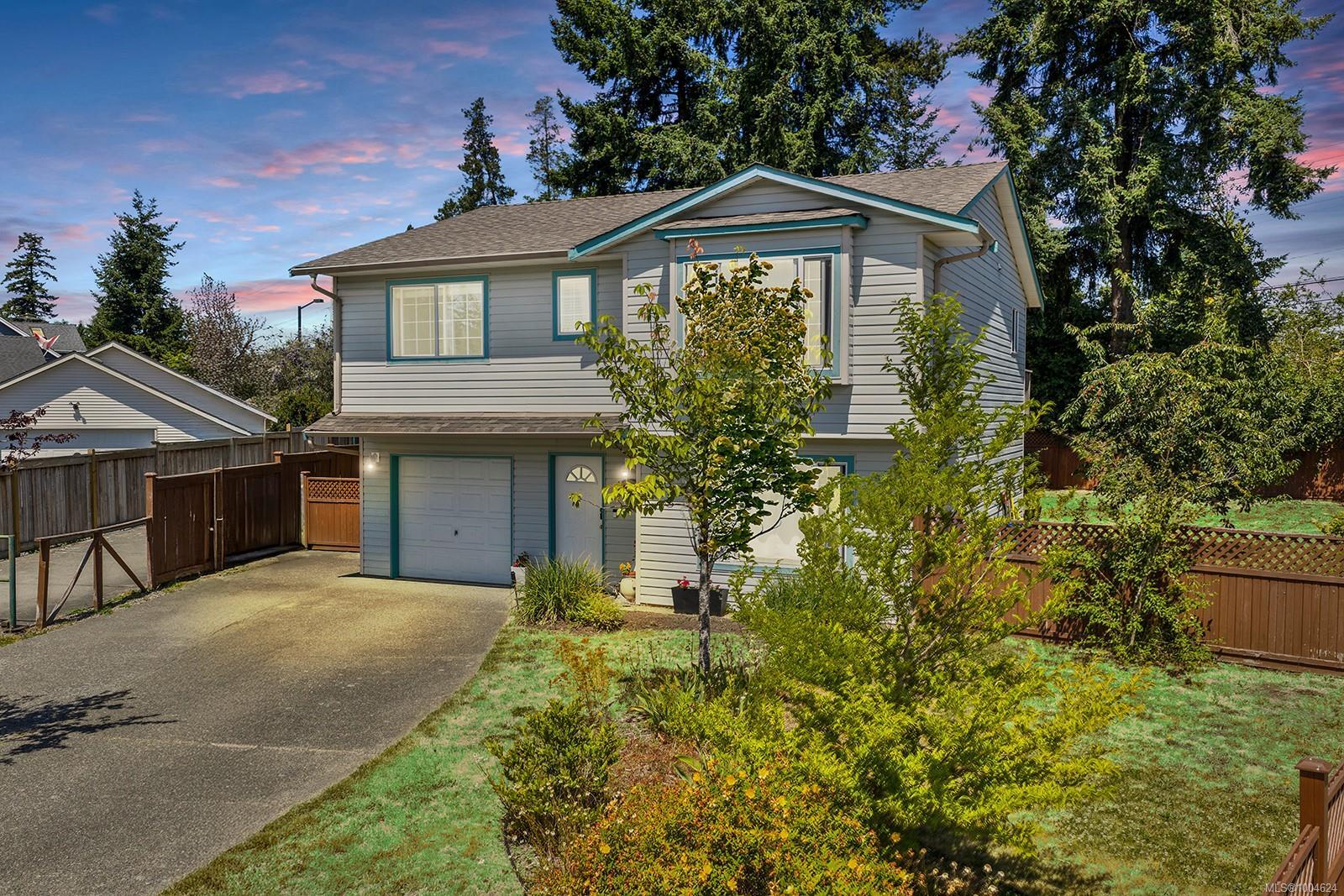 Property Photo:  358 Clarkson Pl  BC V9P 2V8 