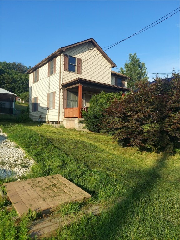 Property Photo: 406 Walnut Street PA 16343
