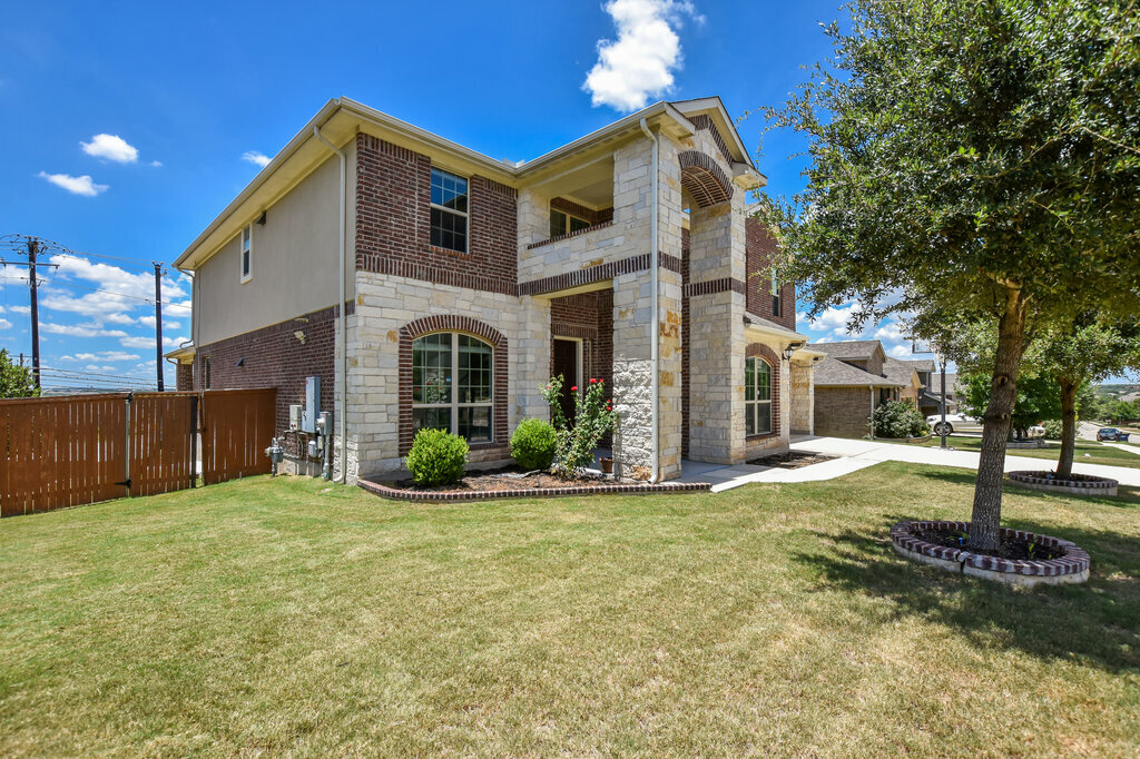 Property Photo: 2521 Blended Tree Ranch Drive TX 78641