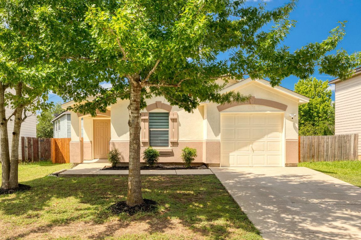 5608 Apple Orchard Lane  Austin TX 78744 photo