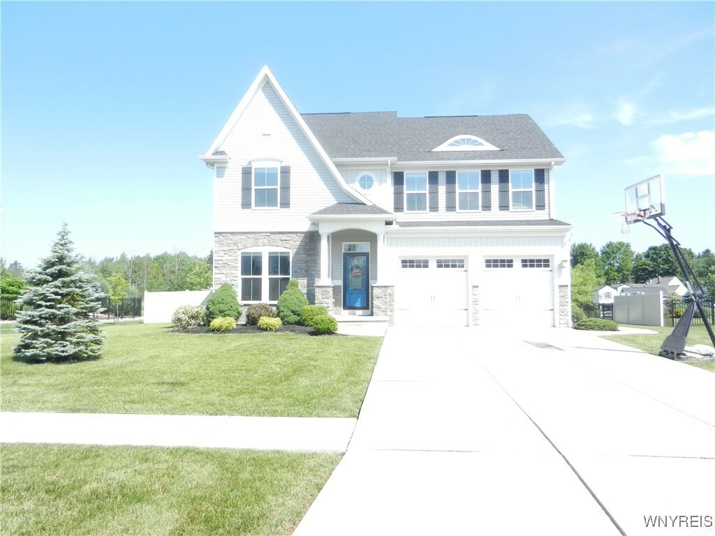 Property Photo: 6640 Willow Ridge Drive NY 14075