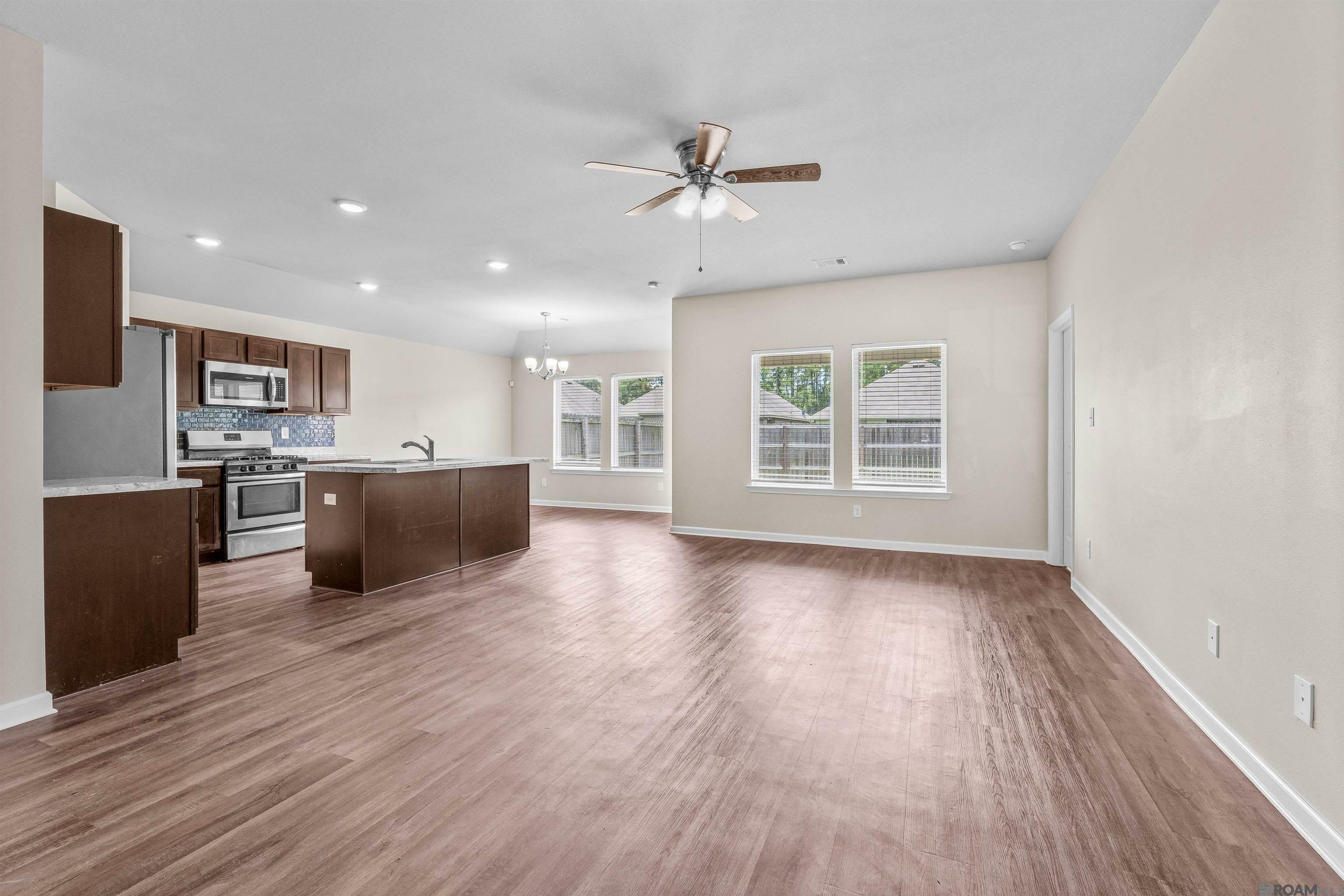Property Photo: 28445 Evangeline Ln LA 70711