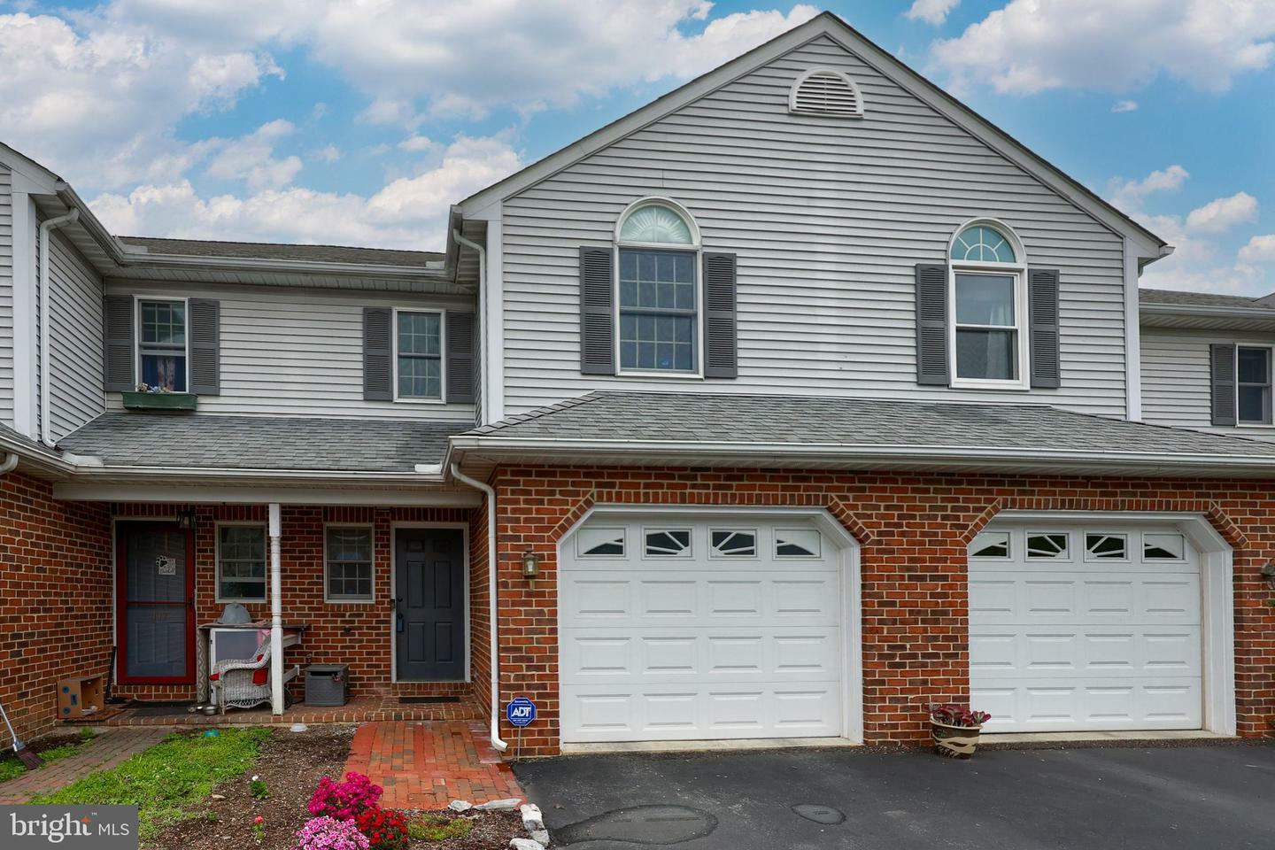 Property Photo: 119 Pepperton Court PA 17543