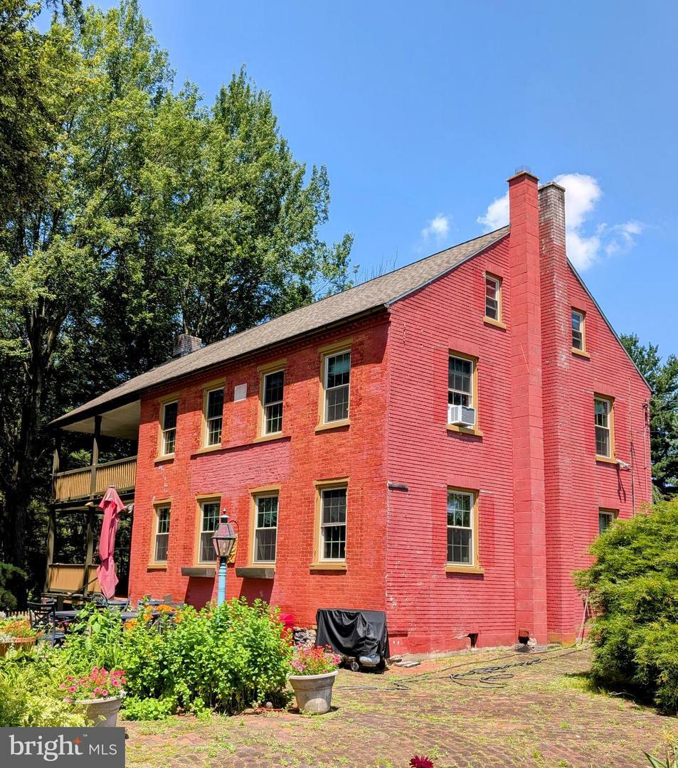 Property Photo:  1890 Millport Road  PA 17602 