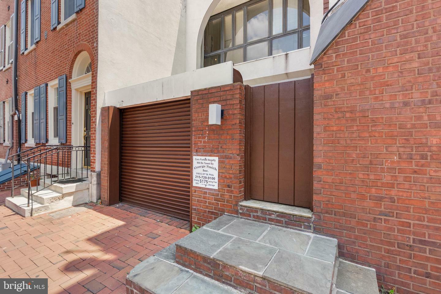 Property Photo: 639 Pine Street PA 19106