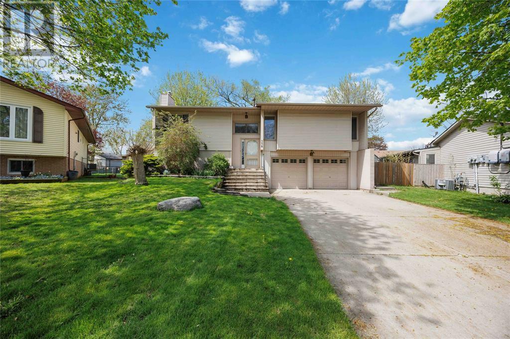 Photo de la propriété:  338 Ascot Place  ON N0N 1G0 