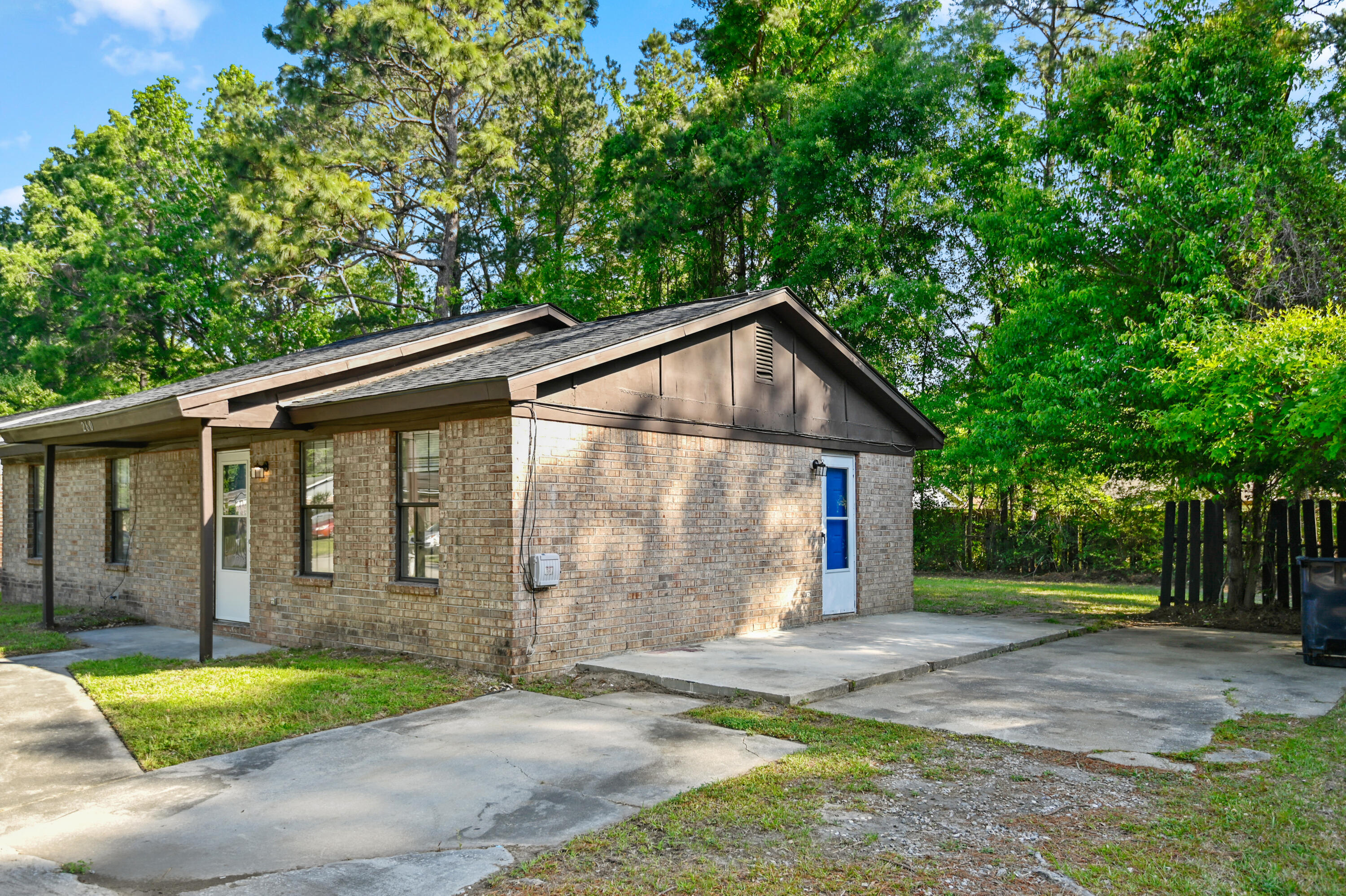 Property Photo: 260 Dorchester Manor Boulevard SC 29420