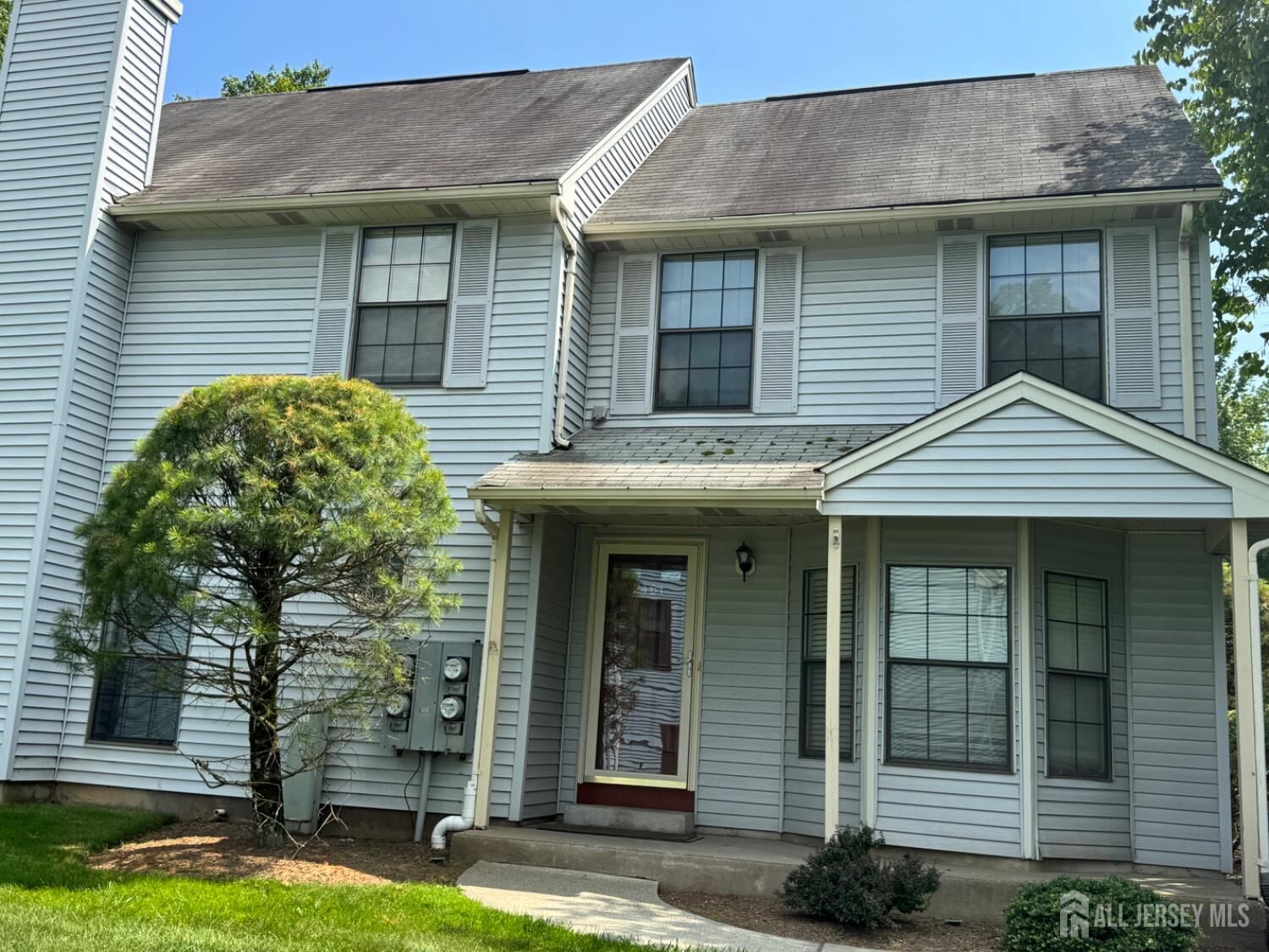Property Photo:  2401 Timber Oaks Road  NJ 08820 
