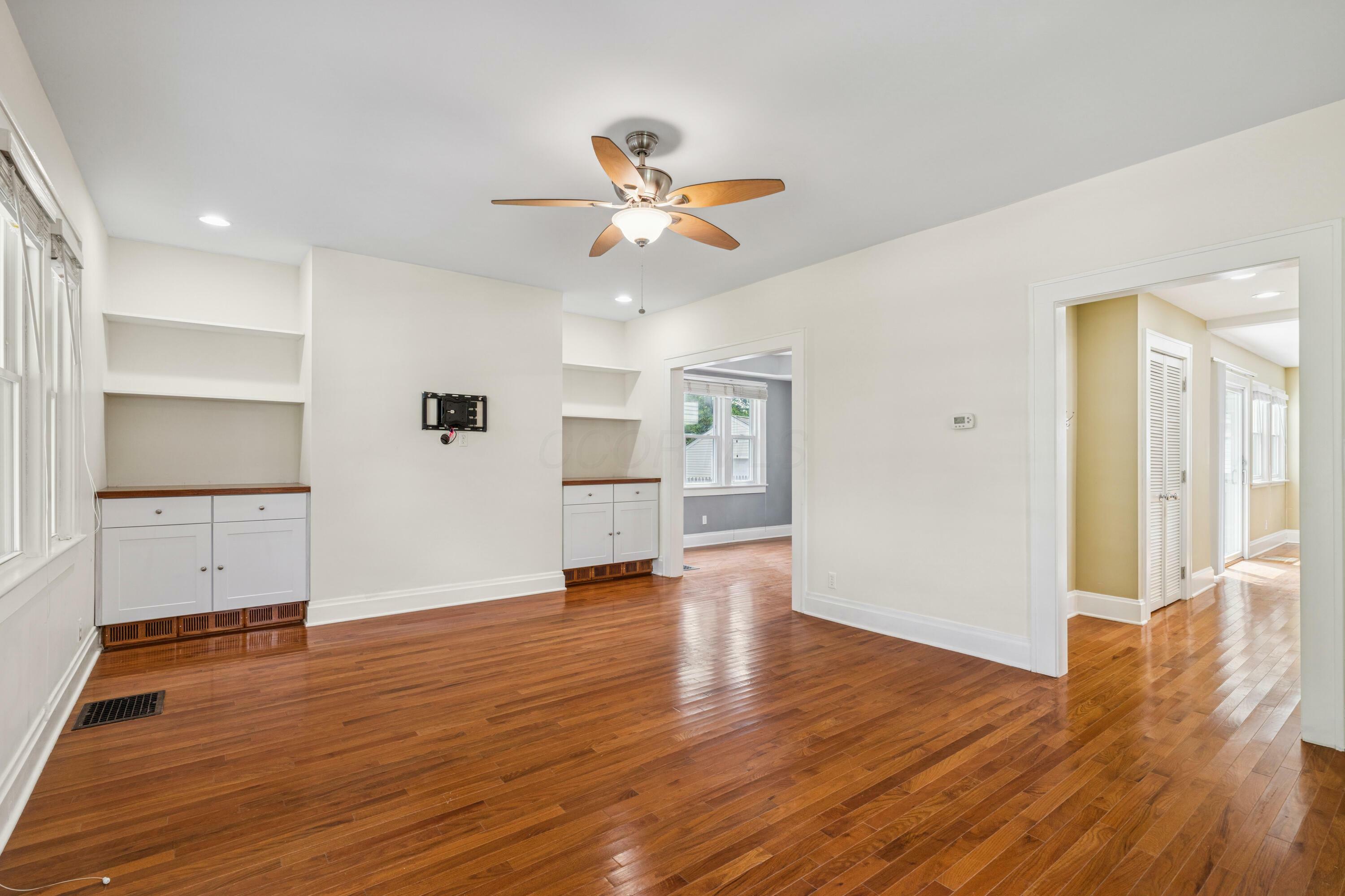 Property Photo: 925 College Avenue OH 43209