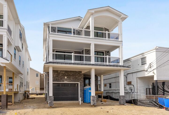 Property Photo: 420 E 21st NJ 08260