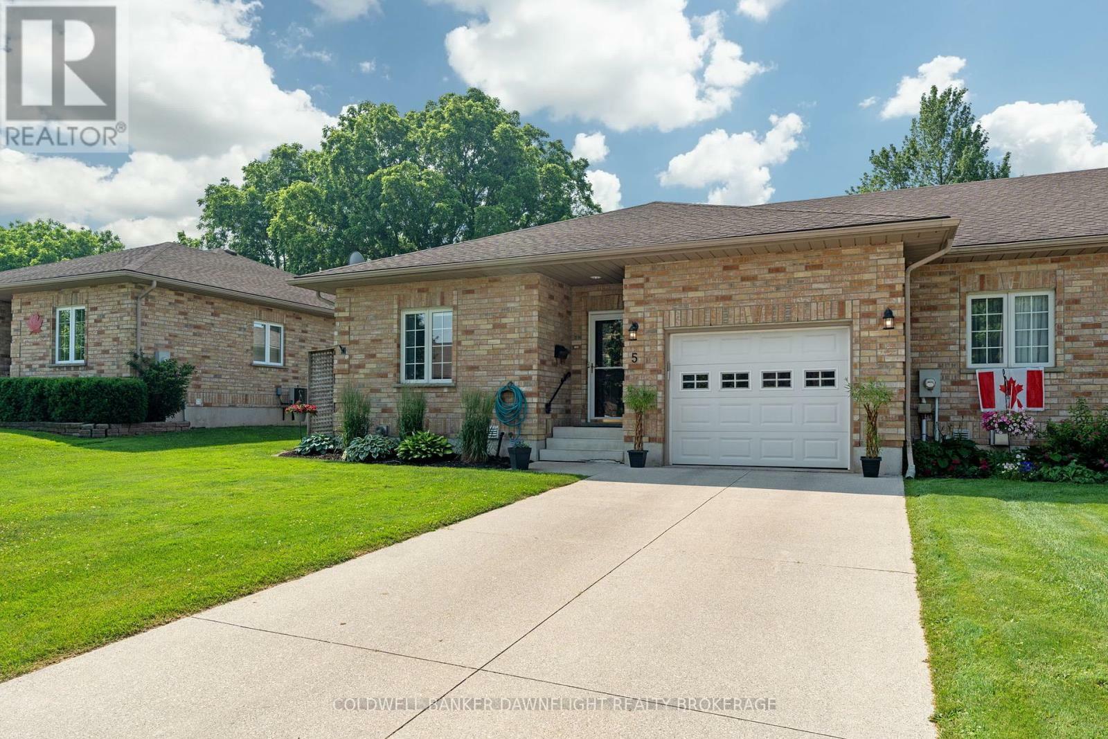 Property Photo: 5 Somerset Street ON N0M 1S2