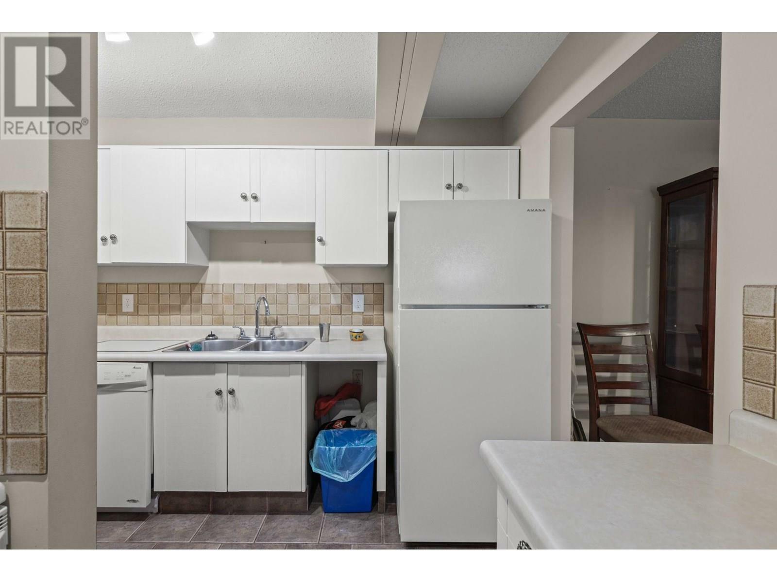 Property Photo: 1035 Bernard Avenue 108 BC V1Y 6P7