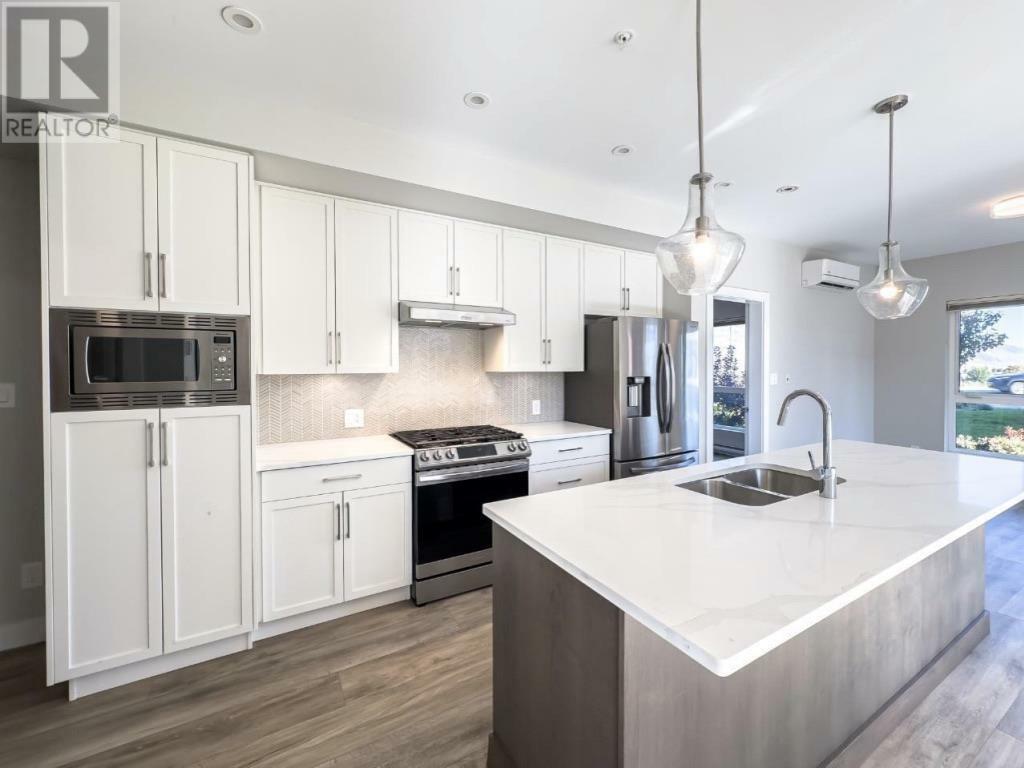 Photo de la propriété: 875 University Drive 103 BC V2C 0J8
