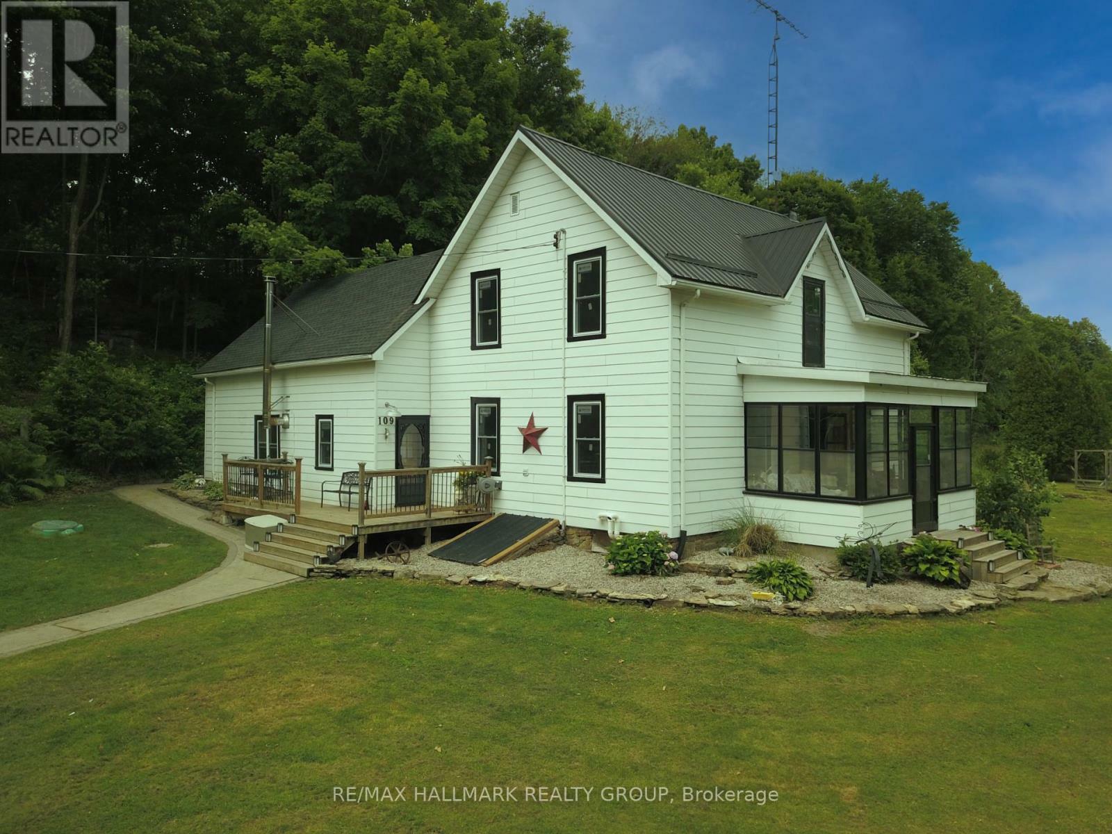 Property Photo: 109 Quabbin Road West ON K0E 1R0