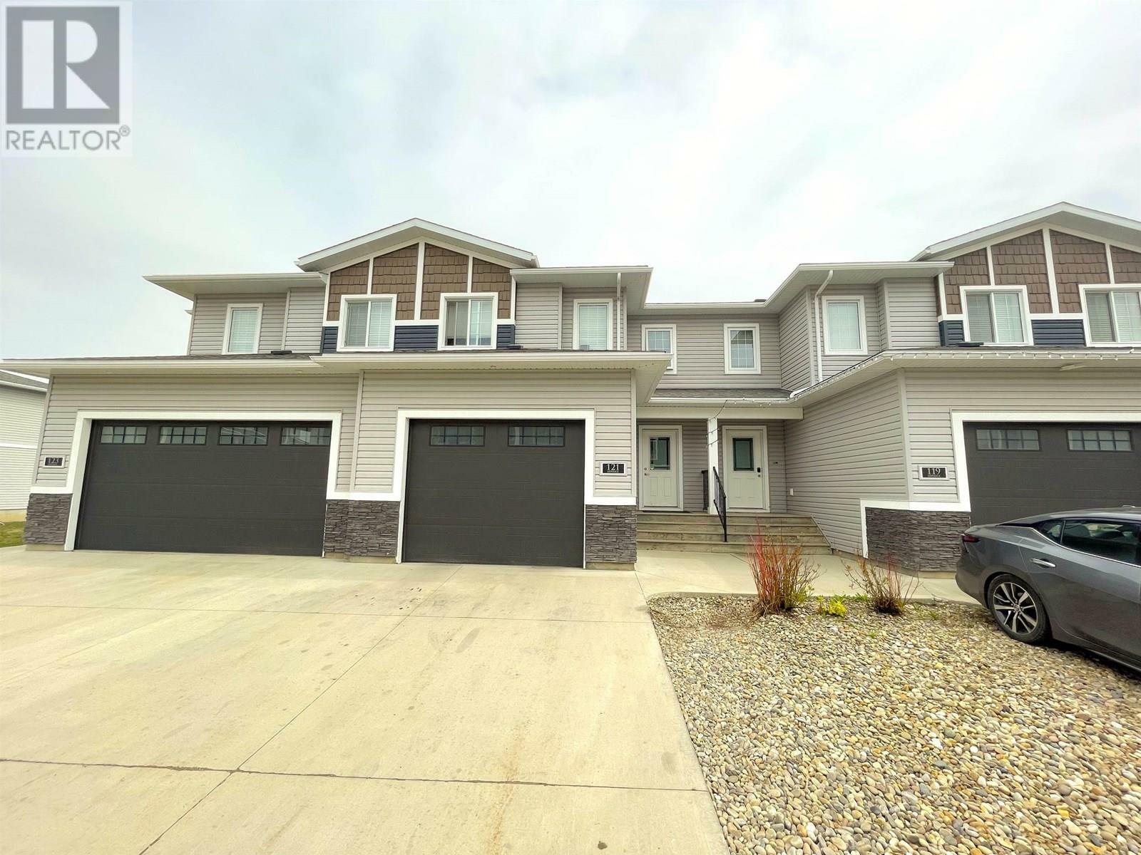 Property Photo: 10104 114A Avenue 121 BC V1J 0K5