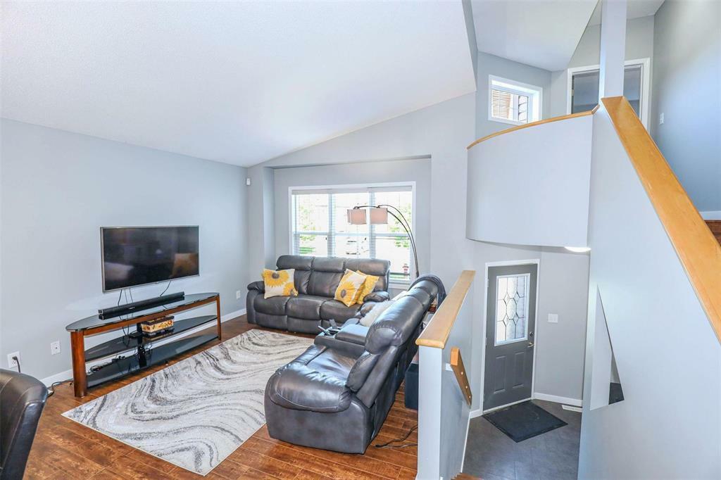 Property Photo: 26 Edna Perry Way MB R3W 0B2