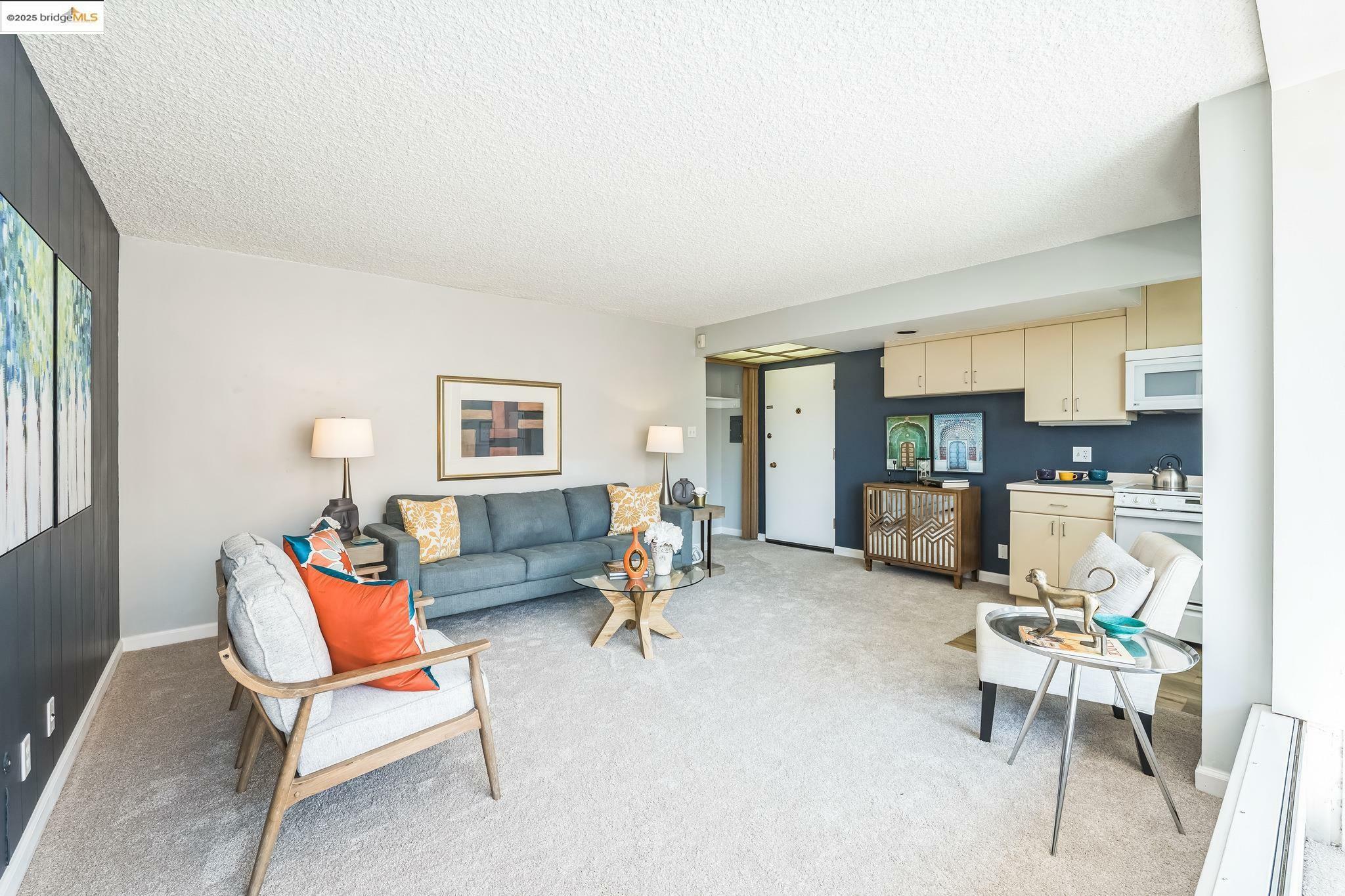 Property Photo: 2550 Dana 2F CA 94704