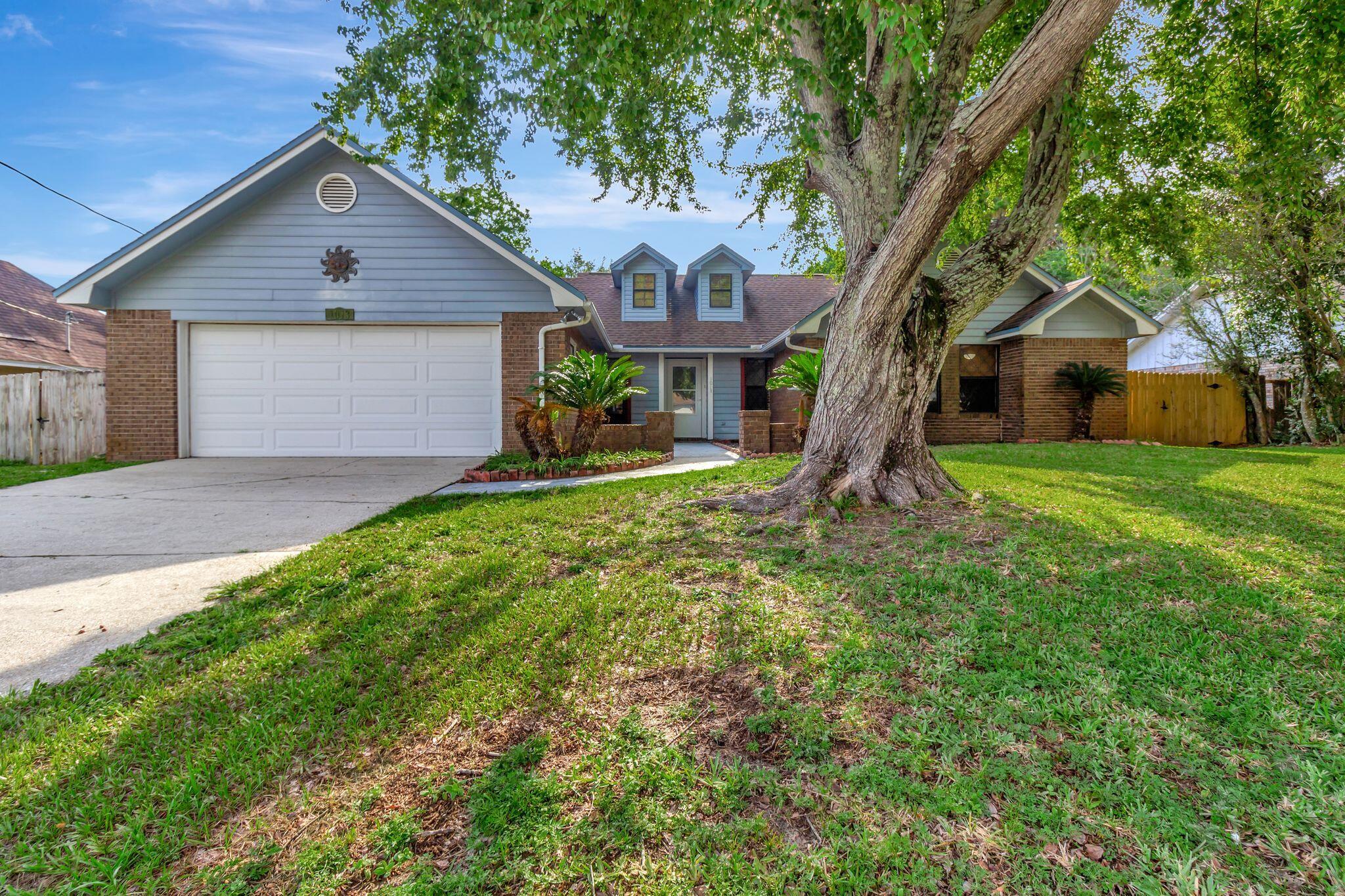 Property Photo: 1013 Quail Hollow Drive FL 32569