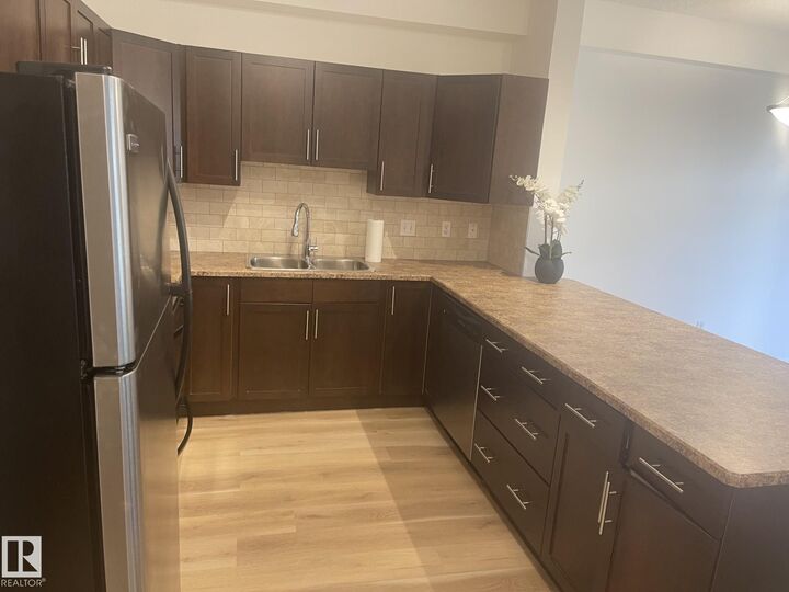 Photo de la propriété: 2035 Grantham Court NW 105 AB T5T 3X4