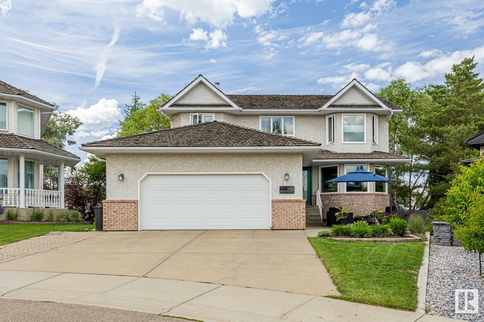 Property Photo: 162 Norwich Crescent AB T8A 5S1