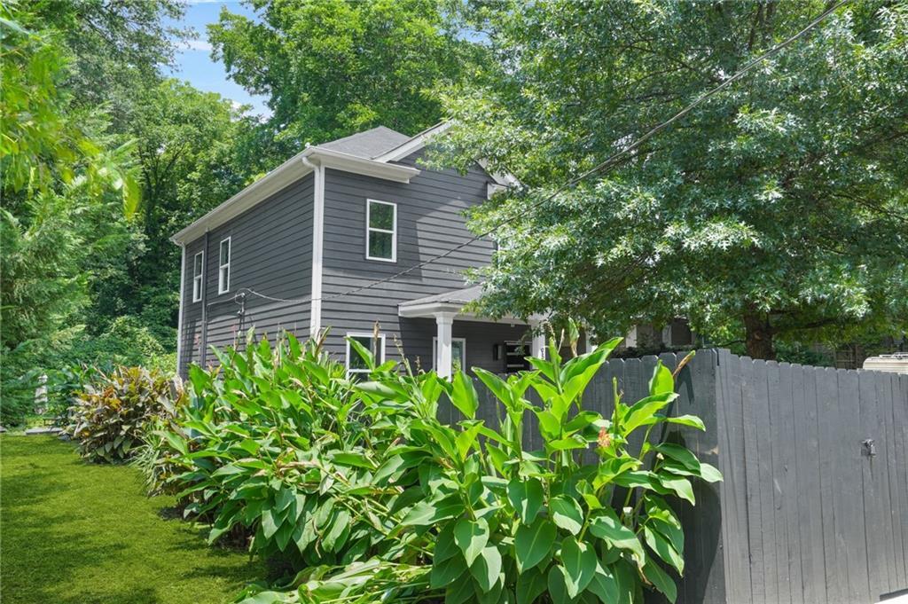 Property Photo:  935 Pelham Street NW  GA 30318 