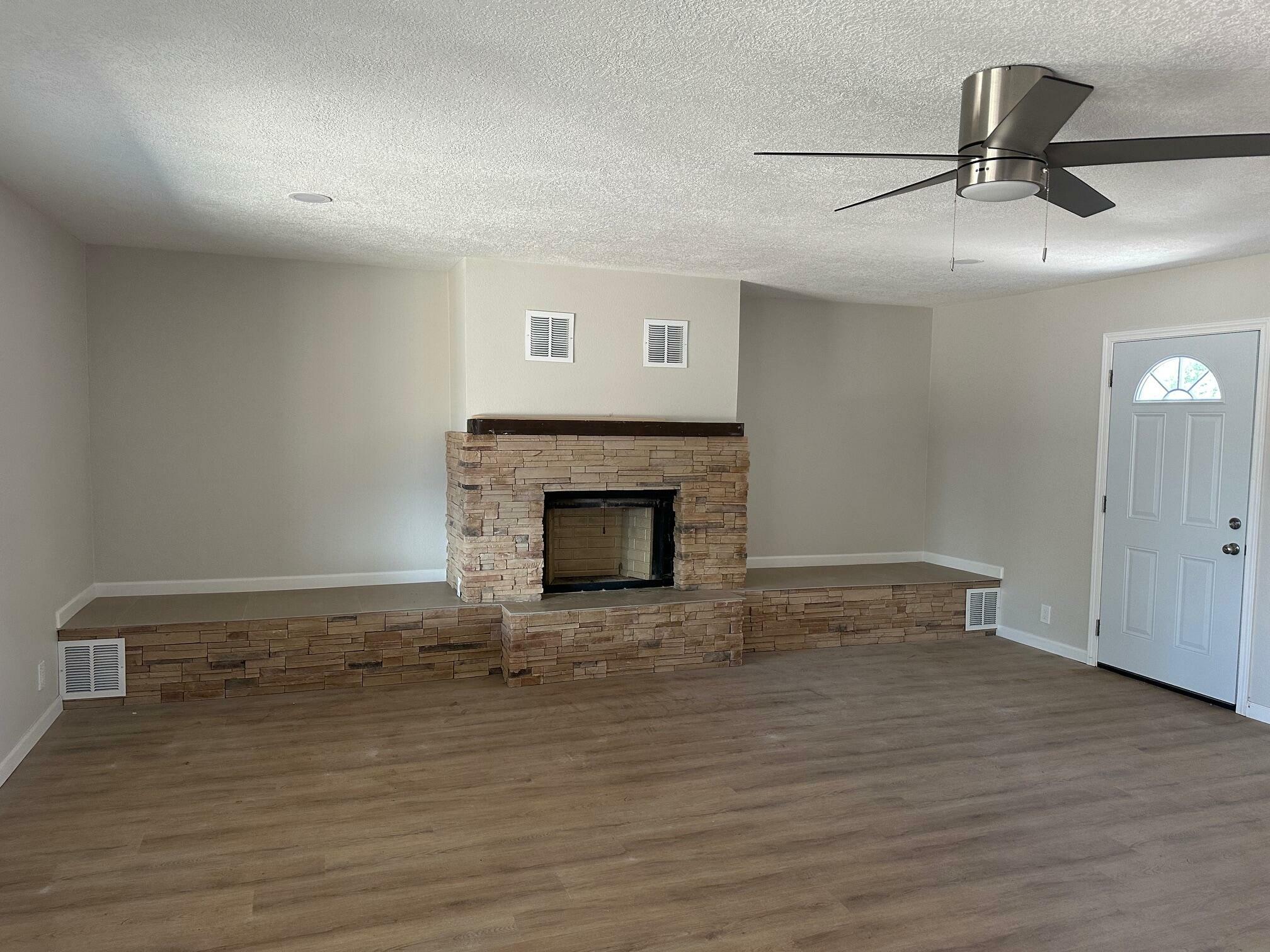 Property Photo: 5512 Arvilla Avenue NE NM 87111