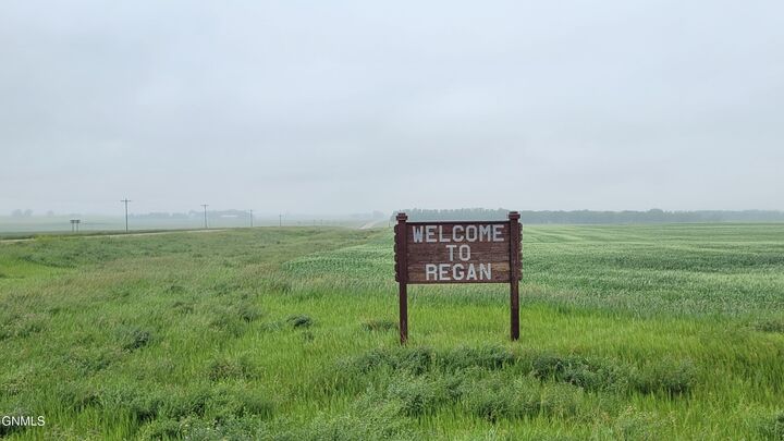 Property Photo:  160 Austin Street  ND 58477 