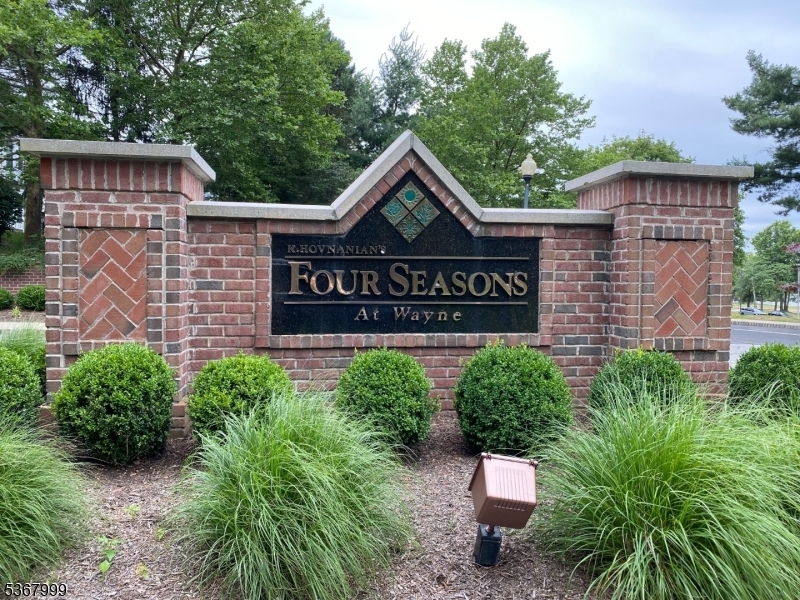 1407 Four Seasons Dr 1407  Wayne Twp. NJ 07470 photo