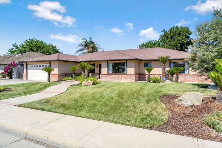 Property Photo:  2612 Aspen Street  CA 93230 