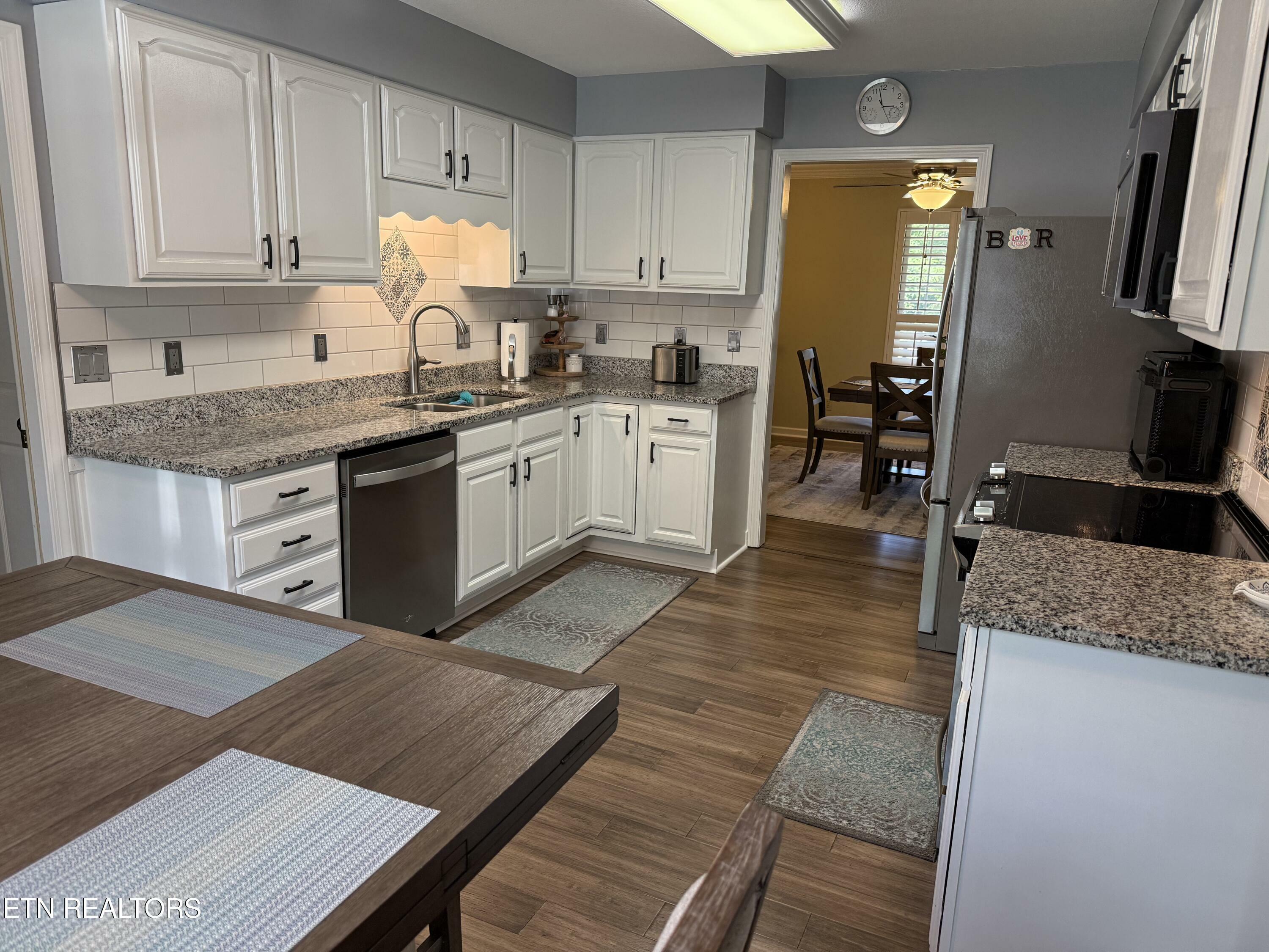 Property Photo: 717 Clydesdale Ave TN 37865