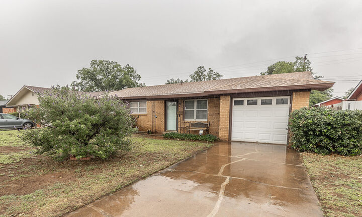 5615 16th Place  Lubbock TX 79416 photo