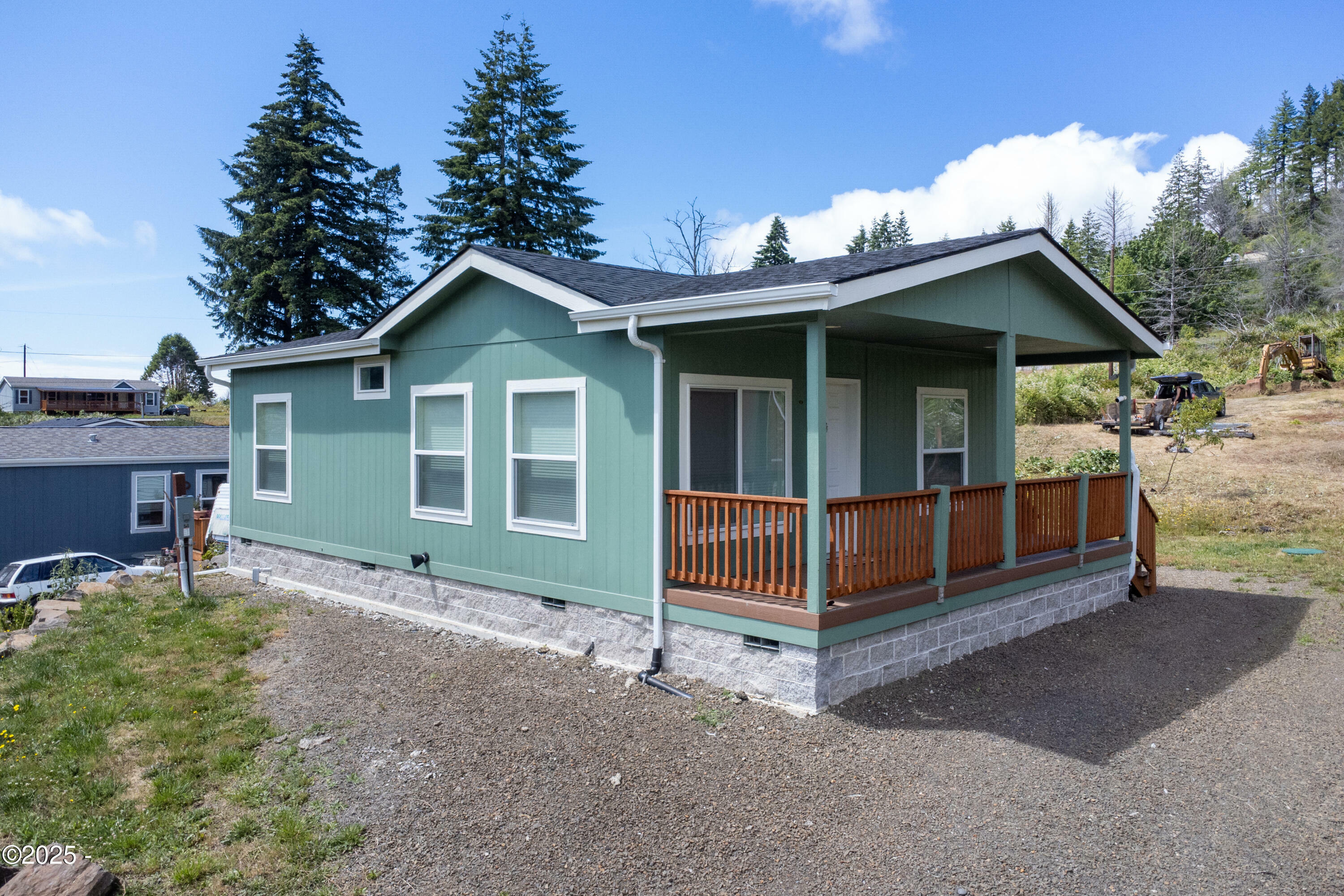 Property Photo: 279 N Fawn Drive OR 97368