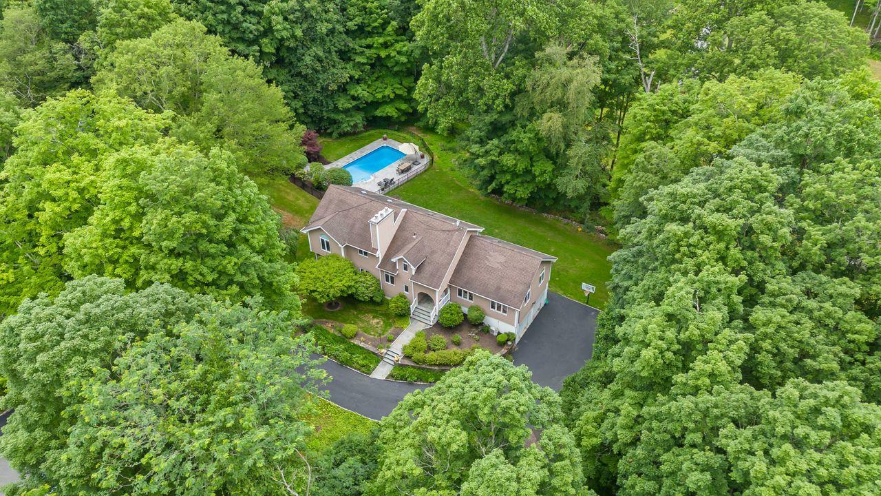 Property Photo: 5 Plum Court NY 10536