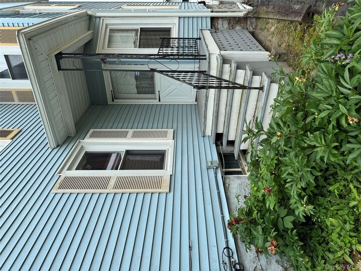 Property Photo:  33 Bank Street  NY 12586 